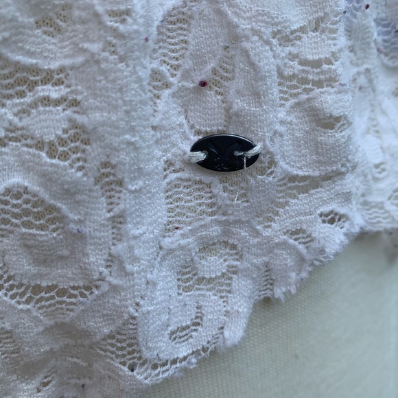 🖤 American Eagle Small Lace sleeveless top 🖤 - Picture 3 of 3